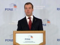 Медведев потребовал гарантий от США Медведев потребовал гарантий от США